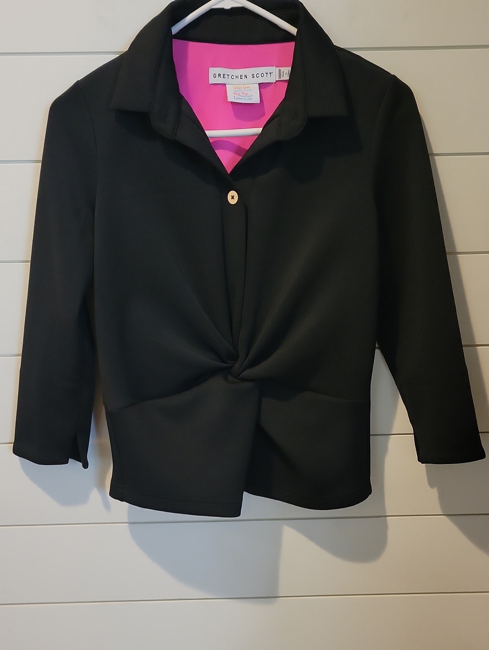 Gretchen Scott Designs Black Twist-Front Top with Pink Lining  Shrimp (XXS)